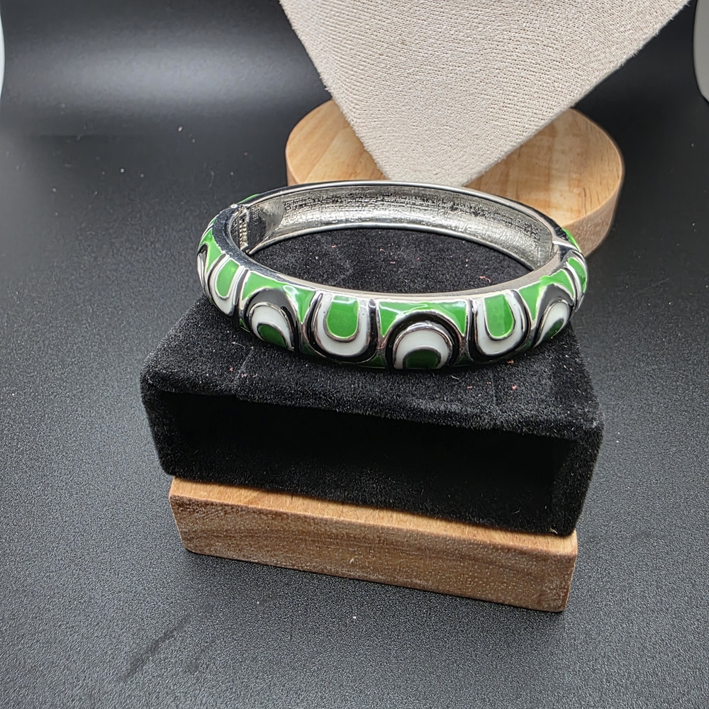 Green and Black Enamel Bangle Bracelet (1452) - Picture 2 of 3
